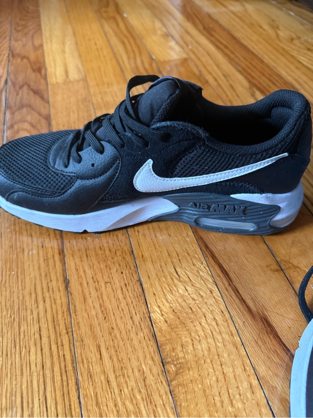 Nike Black and White Air Max excee casual Sneakers - Picture 7 of 9